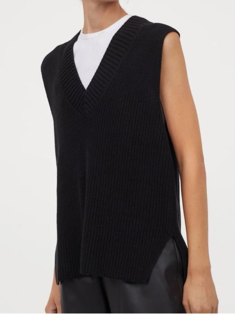 H&M Black V-Neck Sweater Vest Large